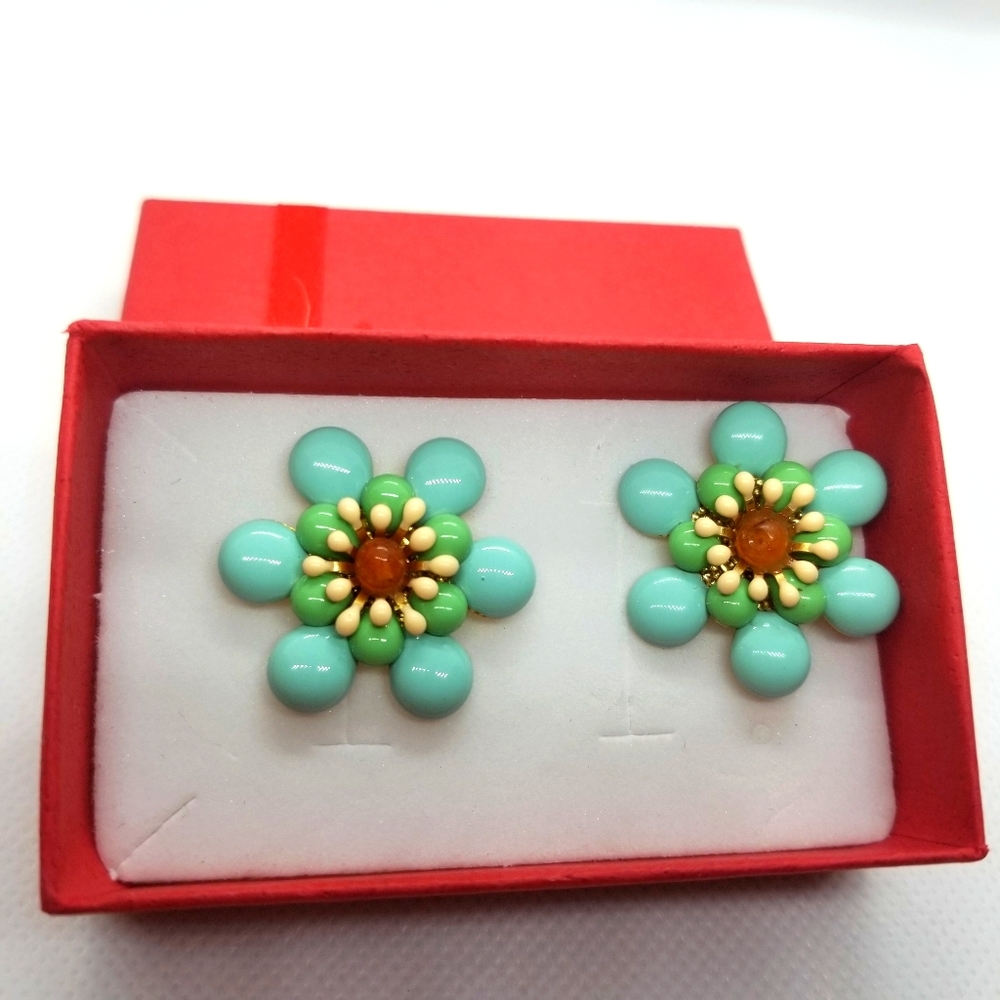 Vintage inspired flower earrings